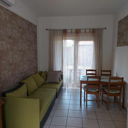Petra Vendeghaz Hotel Szekszard Exterior photo