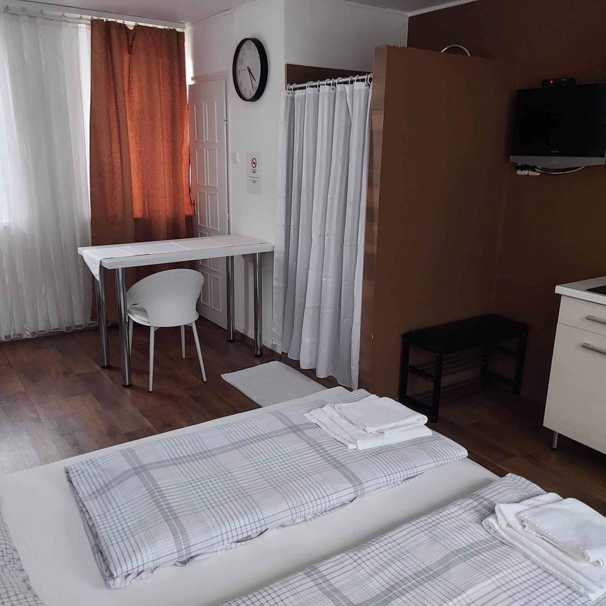 Petra Vendeghaz Hotel Szekszard Exterior photo